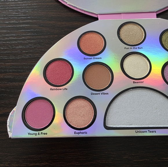Too Faced Life’s A Festival Palette Eye Shadow and Highlighter - Picture 4 of 6